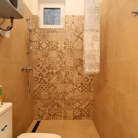 Warm & Welcoming Near To Margaret Bridge Apartment *