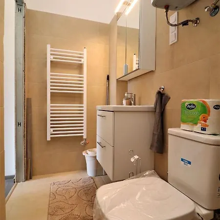 Warm & Welcoming Near Margaret Bridge Apartment Budapest