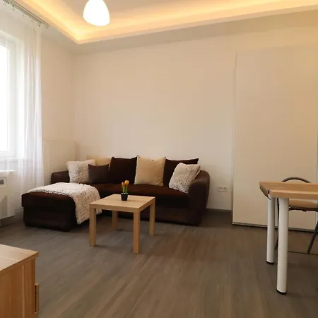 Warm & Welcoming Near Margaret Bridge Apartment Budapest