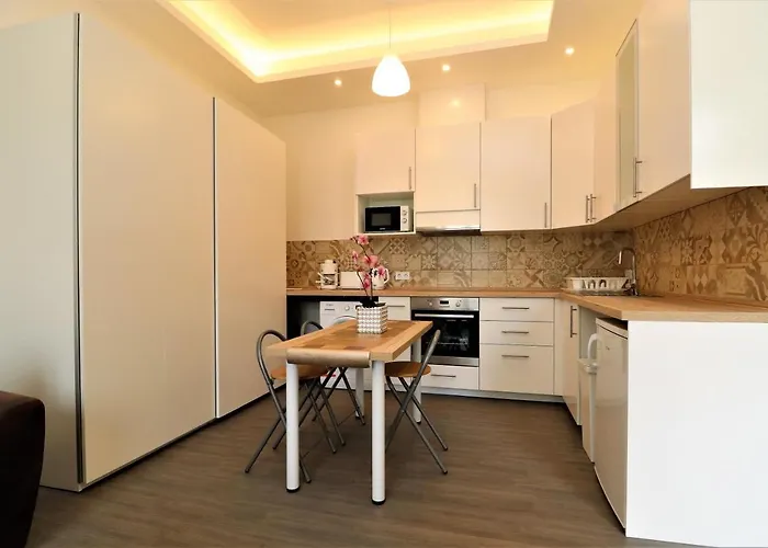 Apartament Warm & Welcoming Near To Margaret Bridge Budapesta