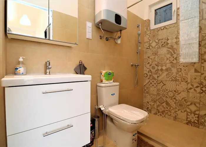 Warm & Welcoming Near To Margaret Bridge Apartament